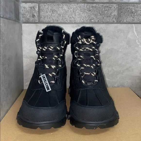 UGG ADIRONDACK MERIDIAN HIKER - Picture 2 of 5